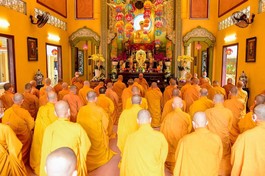 Chư Tăng quận 10 tác pháp An cư kiết hạ tại chùa Ấn Quang