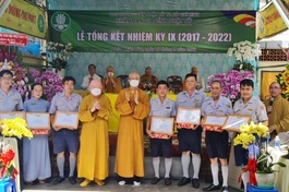 Hòa thượng Thích Chơn Không, Hòa thượng Thích Duy Trấn trao khen thưởng đến các cá nhân 