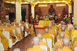 Hòa thượng Thích Minh Thông thuyết giảng tại trường hạ chùa Minh Đạo sáng 13-6