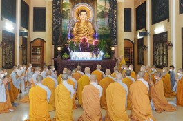 Đoàn Phân ban Ni giới quận 12 cúng dường các trường hạ trên địa bàn quận 12