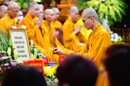 Lễ cầu siêu các bé qua đời vì bệnh hiểm nghèo