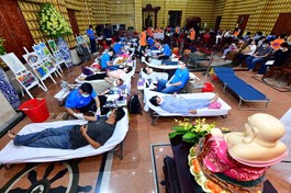 Hiến máu cứu người