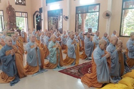 Chư Tăng, Ni quận 12 tác pháp Tự tứ kết thúc khóa An cư kiết hạ 