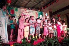 Vui hội Trung thu tại chùa Minh Giác (TP.Thủ Đức), tịnh thất An Lạc (huyện Nhà Bè)