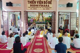 Lễ bái Tam bảo