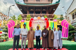 Đoàn Ban Tôn giáo TP.HCM chúc mừng Phật đản đến Ban Trị sự GHPGVN Q.10