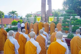 Ban Trị sự Phật giáo Q.Gò Vấp dâng hương tưởng niệm tại Đài Liệt sĩ quận