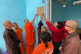 Bàn giao nhà tình thương đến hộ nghèo tỉnh Trà Vinh