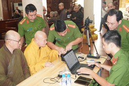 Hòa thượng Thích Thiện Nhơn, Chủ tịch Hội đồng Trị sự, viện chủ chùa Minh Đạo đăng ký, kích hoạt và sử dụng tài khoản định danh điện tử