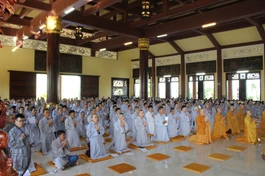 Gần 500 Phật tử tham dự khóa tu đầu năm tại thiền viện Trúc Lâm Chánh Thiện