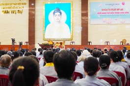 Khóa tu Ngày an lạc lần thứ 52 tại Việt Nam Quốc Tự vào sáng nay, 28-4