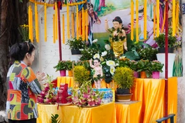 Lễ đài Phật đản tại hẻm 159 đường Trần Văn Đang, Q.3, TP.HCM