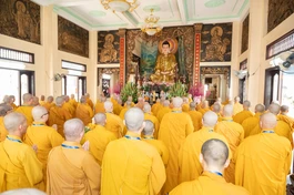 Chư Tăng Q.10 thực hiện nghi thức Bố-tát trong mùa An cư kiết hạ tại chùa Hưng Long