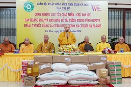 Ban Hoằng pháp, Ban Kinh tế - Tài chính T.Ư thăm cúng dường trường hạ tại tỉnh Cà Mau