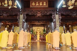 Trang nghiêm lễ Bố-tát của chư Tăng tại chùa Sắc Tứ Khải Đoan