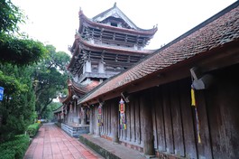 Gác chuông chùa Keo - một công trình nghệ thuật bằng gỗ độc đáo, tiêu biểu cho kiến trúc cổ Việt Nam thời Hậu Lê - Ảnh: Trung Thắng/BGN