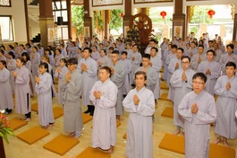 Phân ban Gia đình Phật tử TP.HCM tổ chức khóa tu Bát Quan trai tại chùa Thiên Chánh - Ảnh: Bá Nam