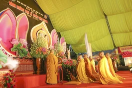 Lễ đài chính kính mừng Phật đản của Phật giáo tỉnh Đắk Nông được thiết trí tại Văn phòng Ban Trị sự - chùa Pháp Hoa (TP.Gia Nghĩa)