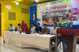 Hòa thượng Thích Thiện Chiếu, trụ trì chùa Kỳ Quang 2 phát biểu tại Lễ khai giảng lớp học 