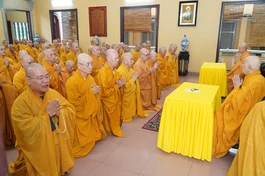 Chư Tăng Q.10 tác pháp đại chúng thọ an cư