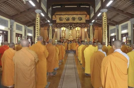 Lễ tác pháp an cư tại chánh điện chùa Pháp Hoa 