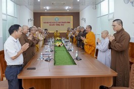 Quang cảnh buổi họp