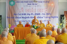 Hòa thượng Thích Giác Thuận ban đạo từ chứng minh 