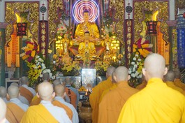 Khóa lễ Bố-tát tại chùa Linh Sơn Hải Hội