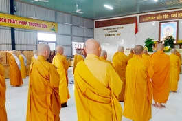 Tăng Ni xã Củ Chi, Tân An Hội, Thái Mỹ, An Nhơn Tây, Nhuận Đức, Phú Hòa Đông, Bình Mỹ Bố-tát, tụng giới tại chùa Pháp Thành 