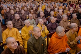 Chư tôn đức tham dự Lễ kỷ niệm 50 năm ngày Báo Giác Ngộ ra số đầu tiên - Ảnh: Đăng Huy