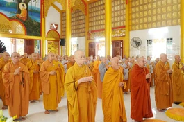 Chư tôn giáo phẩm niêm hương, bạch Phật