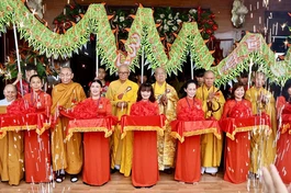 Nghi thức cắt băng khánh thành ngôi Tam bảo Phước Tâm
