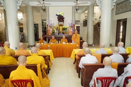 Chư tôn đức Tăng Ni các phường họp triển khai kế hoạch tổ chức Đại lễ Phật đản Phật lịch 2570, trước khi Bố-tát tại chùa Viên Âm - Ảnh: Như Danh/BGN