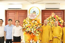 Lãnh đạo tỉnh Phú Thọ thăm chúc mừng Phật đản Phật lịch 2570
