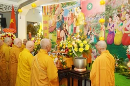 Tăng Ni các phường trang nghiêm Đại lễ Phật đản Phật lịch 2570