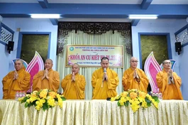 Niệm Phật cầu gia hộ