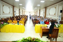 Tăng Ni trường hạ Trung tâm Phật giáo Hùng Vương lắng nghe phổ biến về Luật Tín ngưỡng, tôn giáo