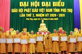 Trung ương Giáo hội tặng Bằng tuyên dương công đức đến tập thể Ban Trị sự và cá nhân có nhiều đóng góp tích cực cho sự phát triển của Phật giáo tỉnh trong nhiệm kỳ 2022-2027