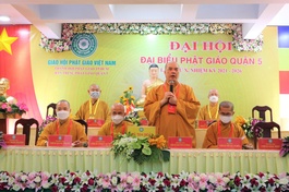 Thượng tọa Thích Truyền Cường phát biểu tại phiên trù bị Đại hội đại biểu GHPGVN quận 5