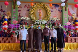 Đoàn lãnh đạo quận 6 chúc mừng Đại lễ Phật đản tại Văn phòng Ban Trị sự Phật giáo quận - chùa Tuyền Lâm