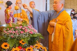 Lễ Tắm Phật tại chùa Đại Ân, do Sư cô Thích Tâm Trí trụ trì 