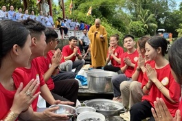 Đại đức Thích Đức Lộc, Ủy viên giảng sư đoàn Ban Hoằng pháp GHPGVN TP.HCM hướng dẫn khóa tu 