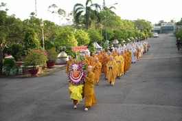 Đoàn Ban Trị sự Phật giáo tỉnh Tiền Giang viếng Nghĩa trang liệt sĩ tỉnh