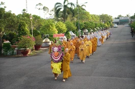 Đoàn Ban Trị sự Phật giáo tỉnh Tiền Giang viếng Nghĩa trang liệt sĩ tỉnh