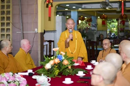 Thượng tọa Thích Huệ Công phát biểu chào mừng phái đoàn