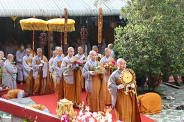 Đại giới đàn Liễu Lạc tấn đàn truyền giới cho giới tử