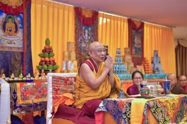 Ngài Thamthog Rinpoche chia sẻ tại pháp hội, chiều ngày 4-5 - Ảnh: Quảng Đạo/BGN
