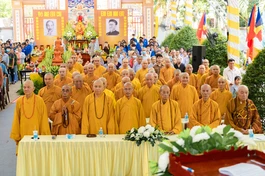 Phút mặc niệm tưởng nhớ các anh hùng, liệt sĩ vị quốc vong thân