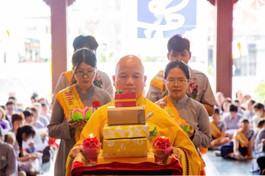 Lễ mãn hạ và Vu lan - Báo hiếu tại tu viện Huệ Quang (P.Tân Phú, TP.HCM) - Ảnh: Hoằng Minh