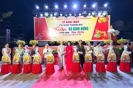 Chùa Đức Nguyên phối hợp cùng Ủy ban MTTQVN xã Bình Hưng tặng quà, giúp bà con vơi bớt khó khăn, có thêm điều kiện vui xuân đón Tết 